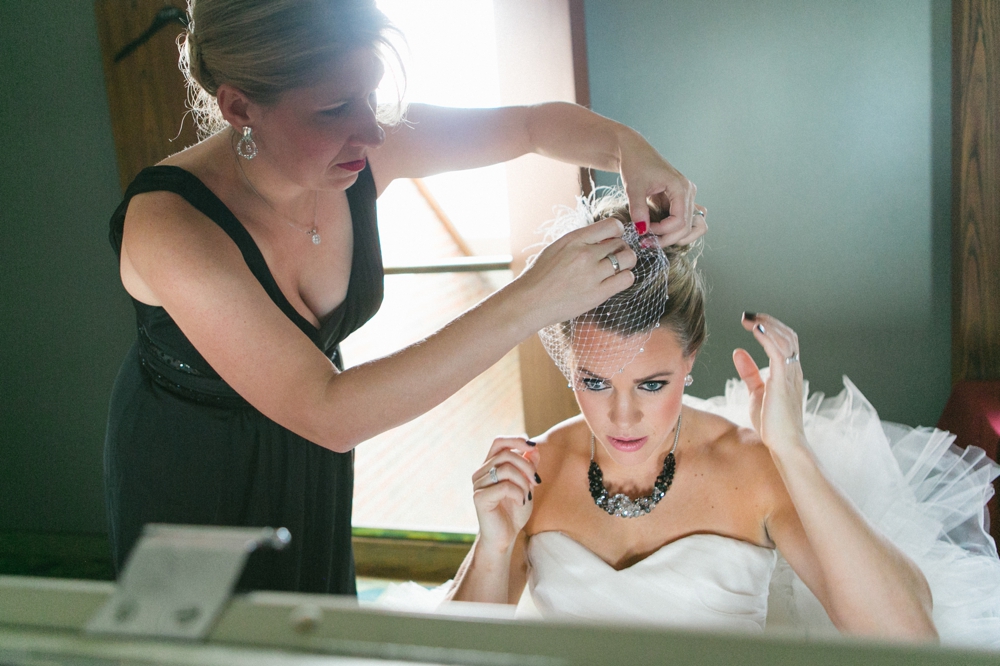 Tips for great getting ready wedding pics by Kansas City Wedding photographer Darbi G