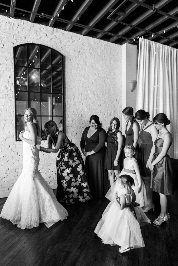 Tips for great getting ready wedding pics by Kansas City Wedding photographer Darbi G